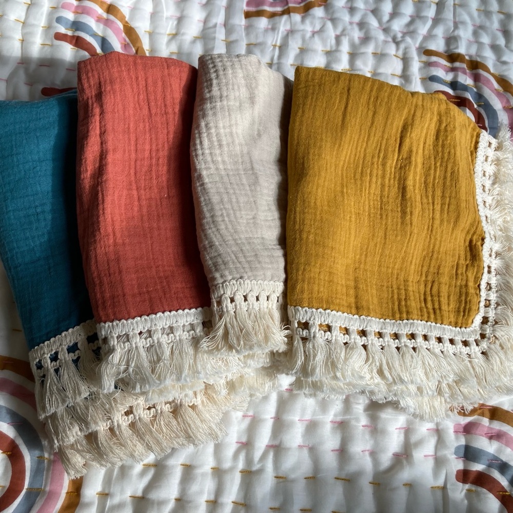 ⭐️ BOGO ⭐️ HP Boho Fringe Muslin Swaddle-Sand Beige - Picture 3 of 8
